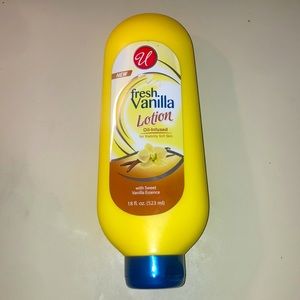Vanilla oil infused lotion with sweet vanilla essence.  Brand new never used.